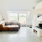 Schoene Dachgeschoss-maisonette 아파트