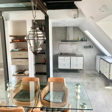 Apartment Schoene Dachgeschoss-maisonette