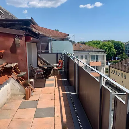 Schoene Dachgeschoss-maisonette * Munich