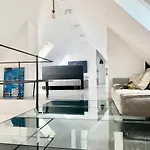 Schoene Dachgeschoss-maisonette * Münih