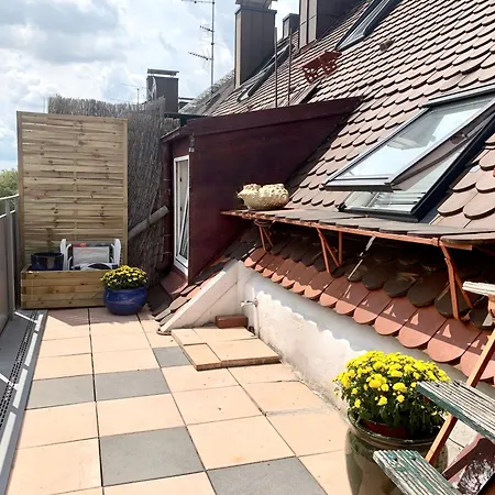 Schoene Dachgeschoss-maisonette * München