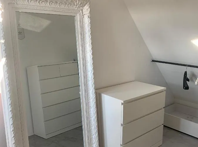Schoene Dachgeschoss-maisonette Appartamento Monaco di Baviera
