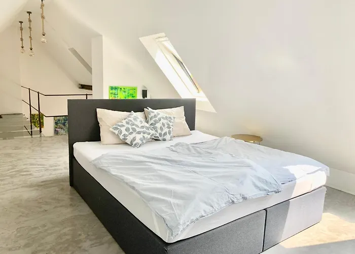 Schoene Dachgeschoss-maisonette Appartamento Monaco di Baviera