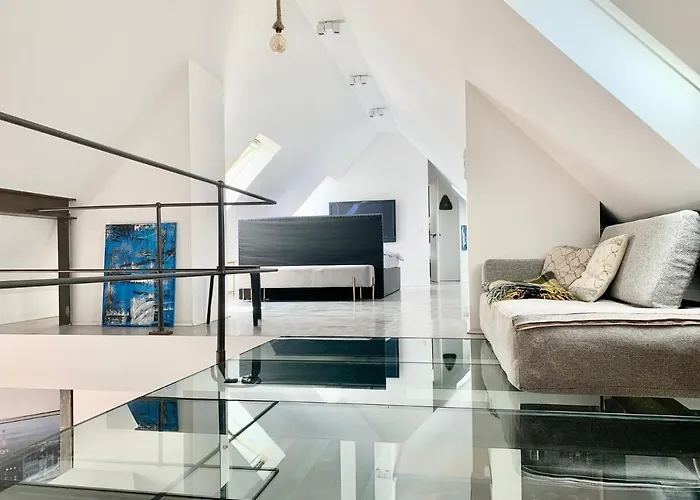 Schoene Dachgeschoss-maisonette * Monaco di Baviera