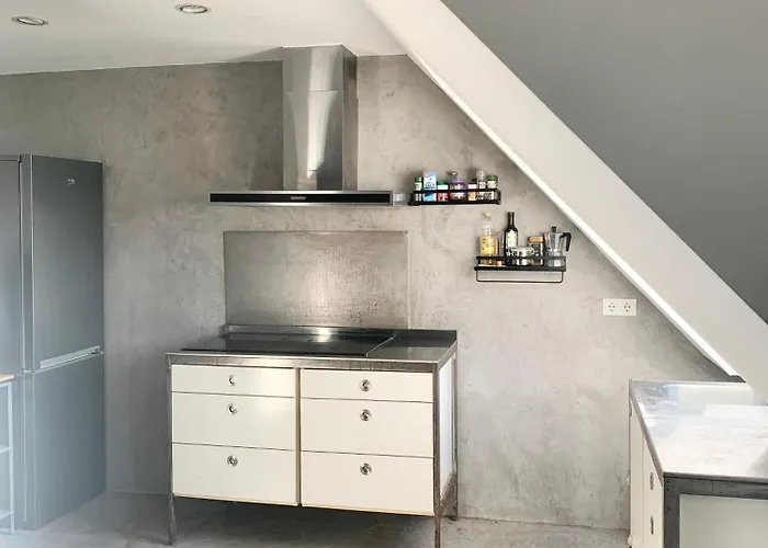 Schoene Dachgeschoss-maisonette
